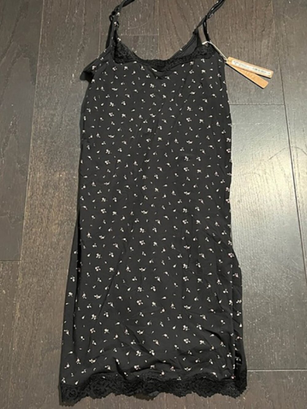 BNWT SKIMS Fits Everybody LaceSlip Dress in Onyx Rosebud Size Large super cute